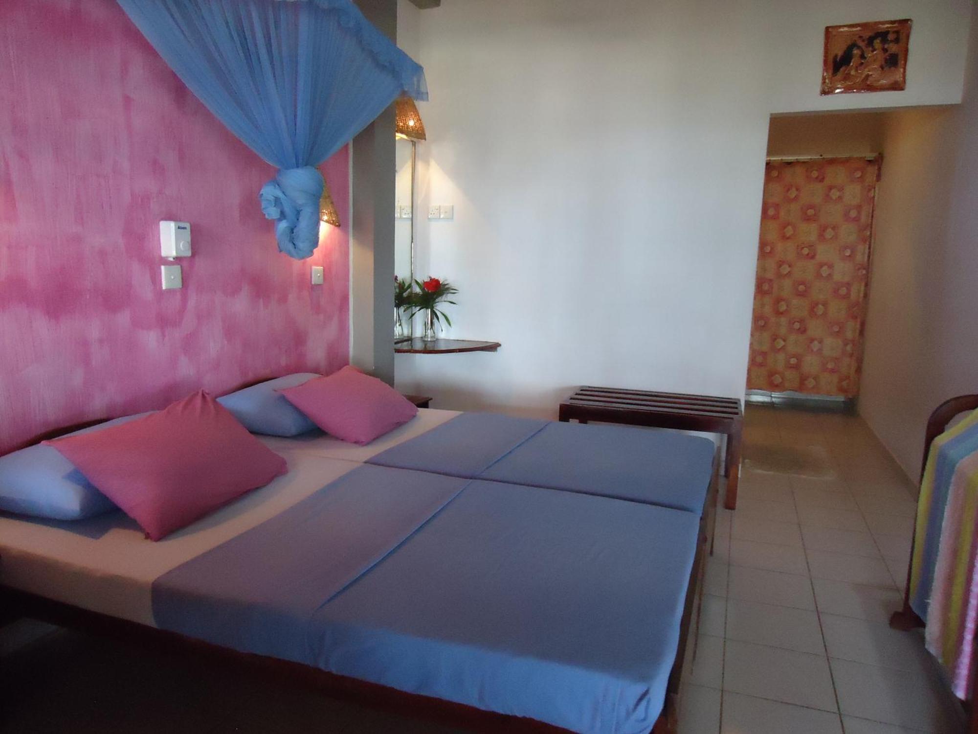 Whitepearl Beach Hikkaduwa Room photo